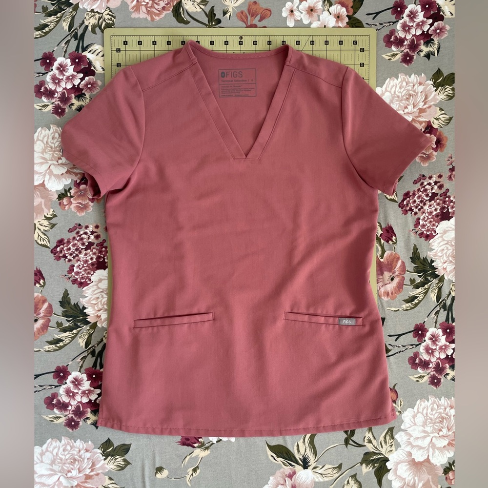 Figs Casma Scrub Top in Mauve - small